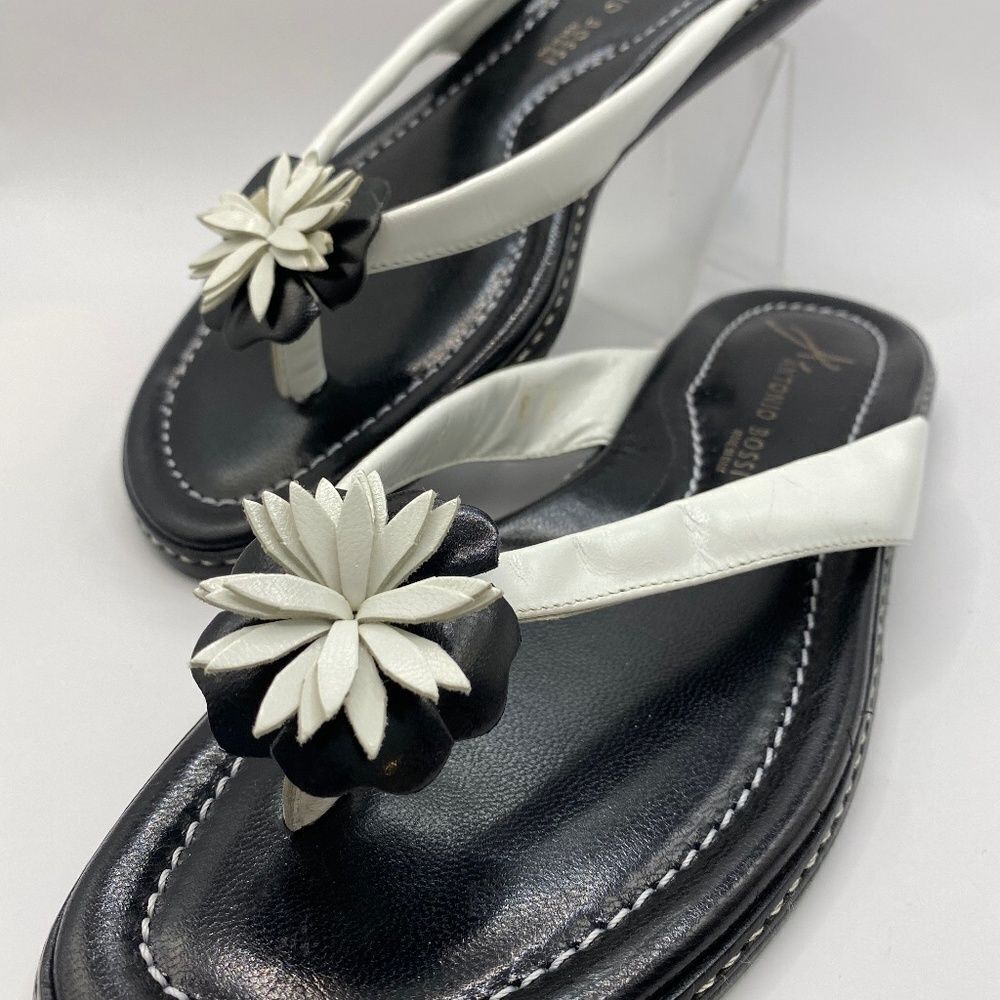 Antonio Bossi Size 8 Black White Leather Daisy Flower Sandals Size 8 NWT